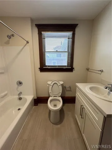 $1,475 | 121 Humboldt Parkway, Unit A, Buffalo, NY 14214