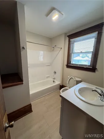 $1,475 | 121 Humboldt Parkway, Unit A, Buffalo, NY 14214