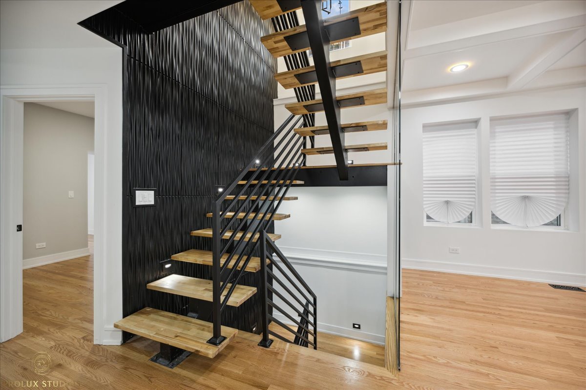 6637 South Marquette Road Chicago, IL 60637 - Photo 14 of 22 a view of entryway with wooden floor