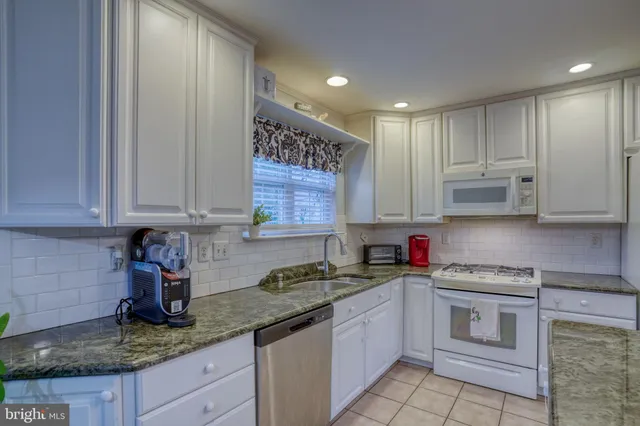 $449,999 | 12 Bancroft Road, New Castle, DE 19720