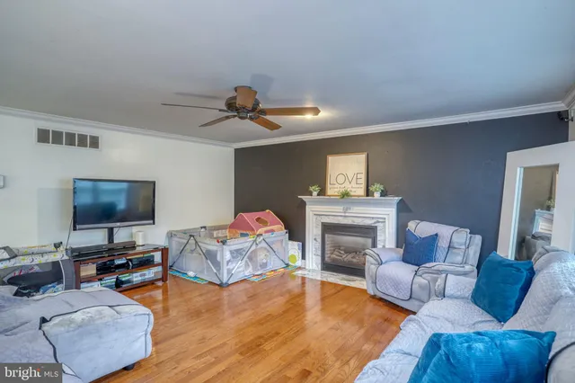 $449,999 | 12 Bancroft Road, New Castle, DE 19720