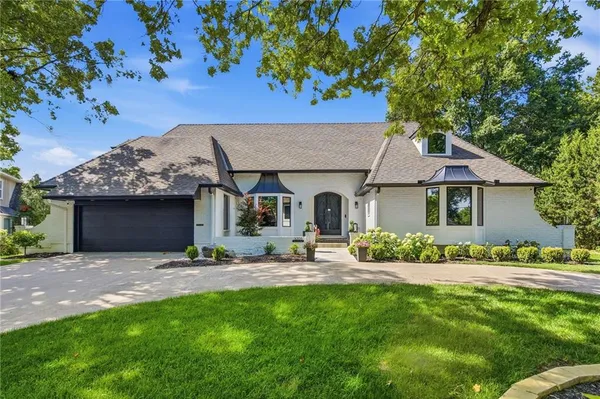 $1,750,000 | 3205 West 83rd Street, Leawood, KS 66206