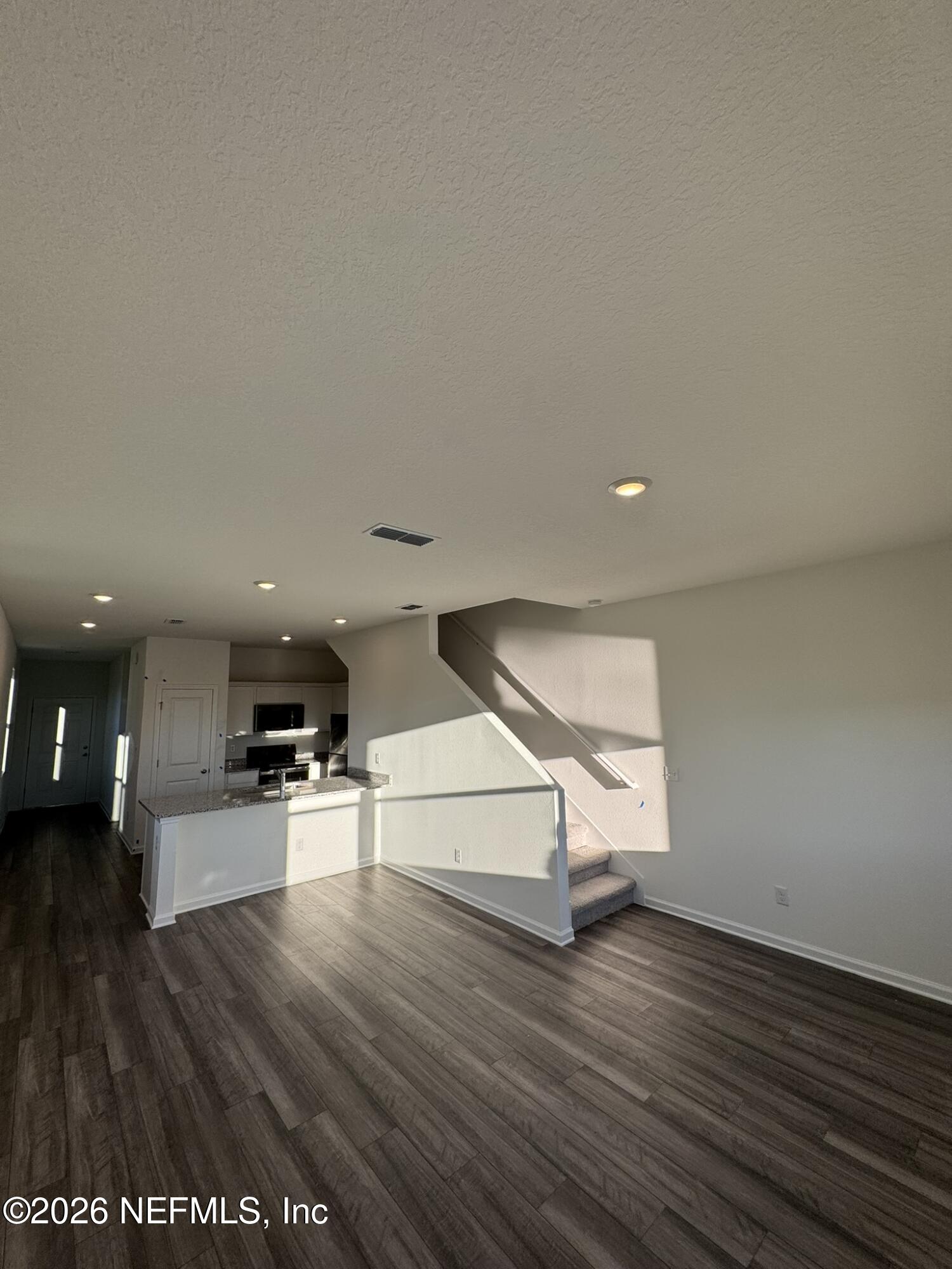 534 Trout Run Road Jacksonville, FL 32218 - Photo 3 of 6 Living room