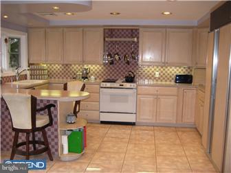 326 Marple Road Broomall, PA 19008 - Photo 3 of 11 Kitchen