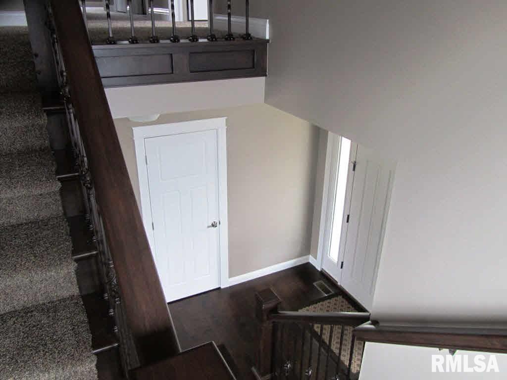 5872 Emily Road Bettendorf, IA 52722 - Photo 11 of 13 Gallery Image 11