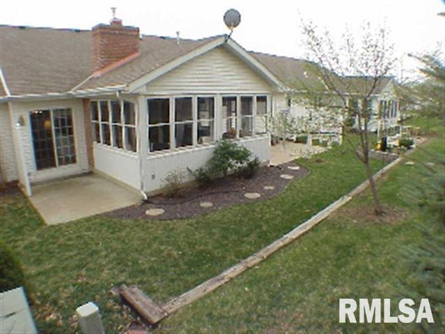 5872 Emily Road Bettendorf, IA 52722 - Photo 2 of 13 Gallery Image 2