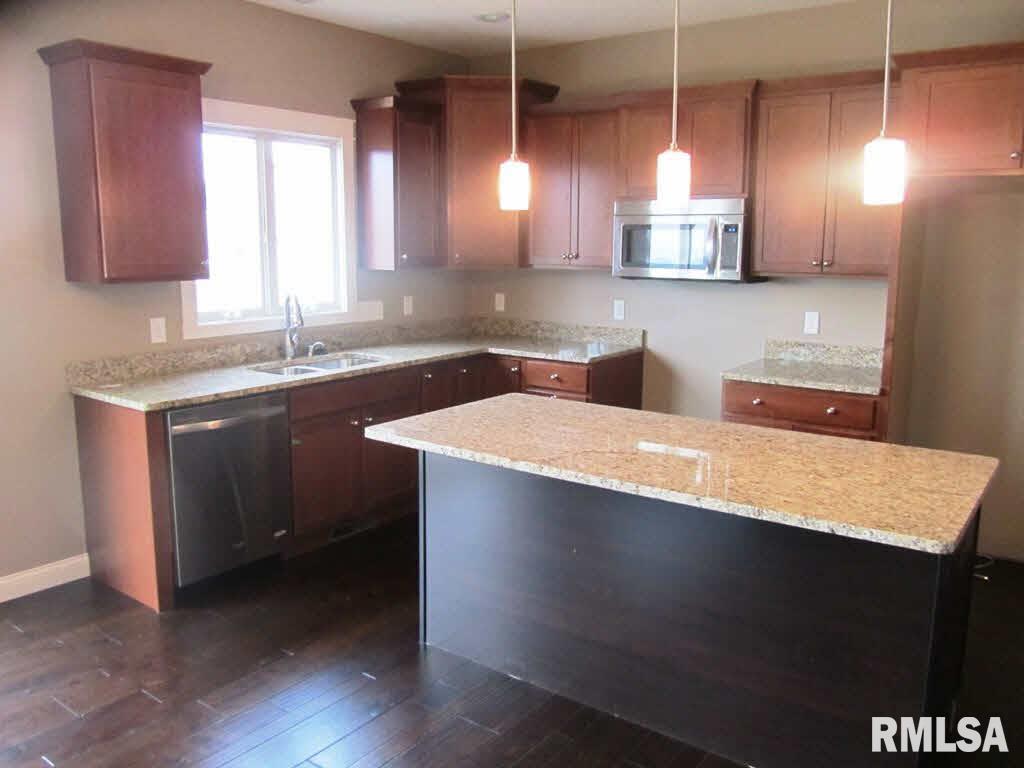 5872 Emily Road Bettendorf, IA 52722 - Photo 8 of 13 Gallery Image 8