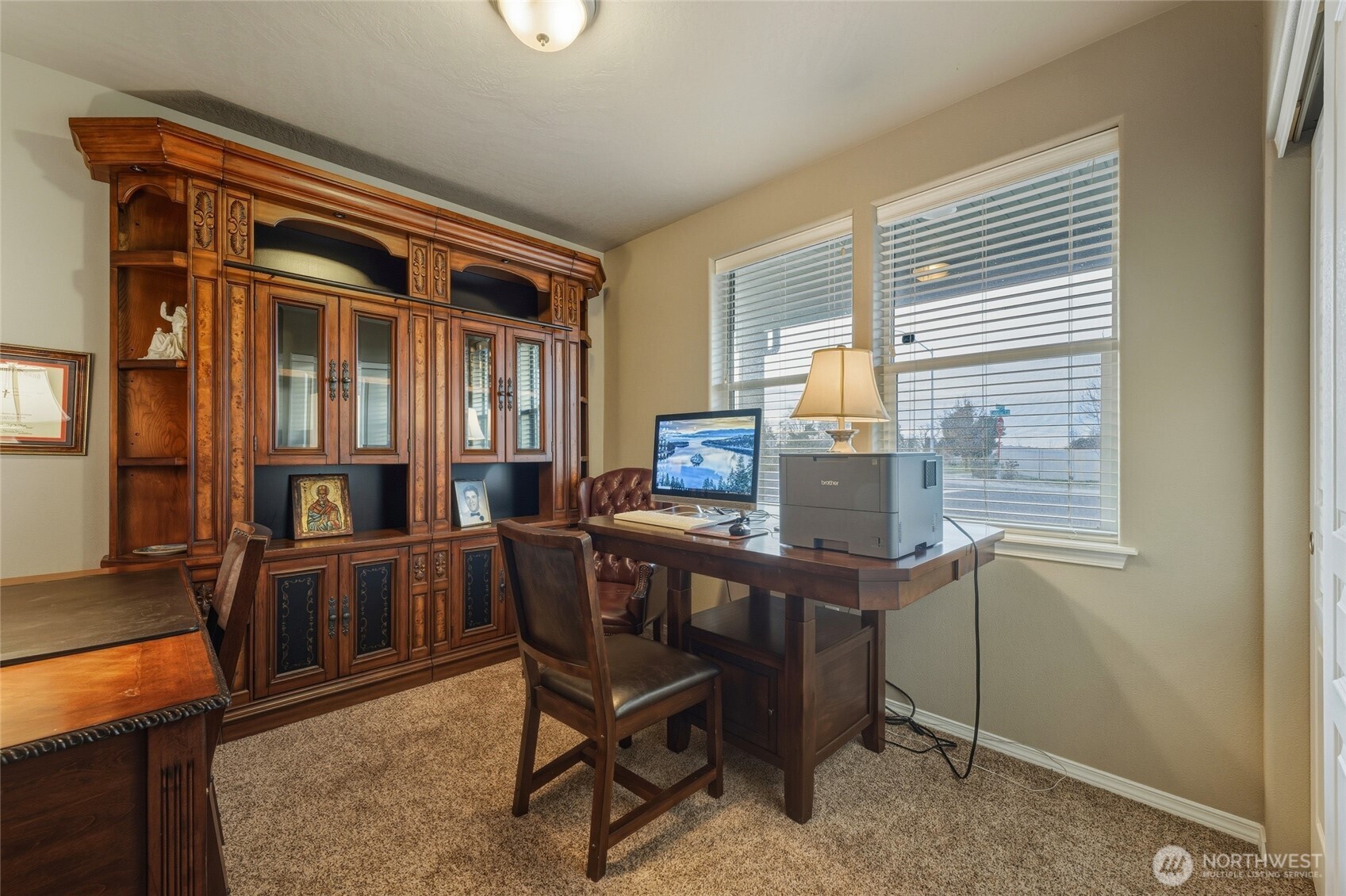 1397 Caprio Loop Walla Walla, WA 99362 - Photo 11 of 40 a workspace with furniture