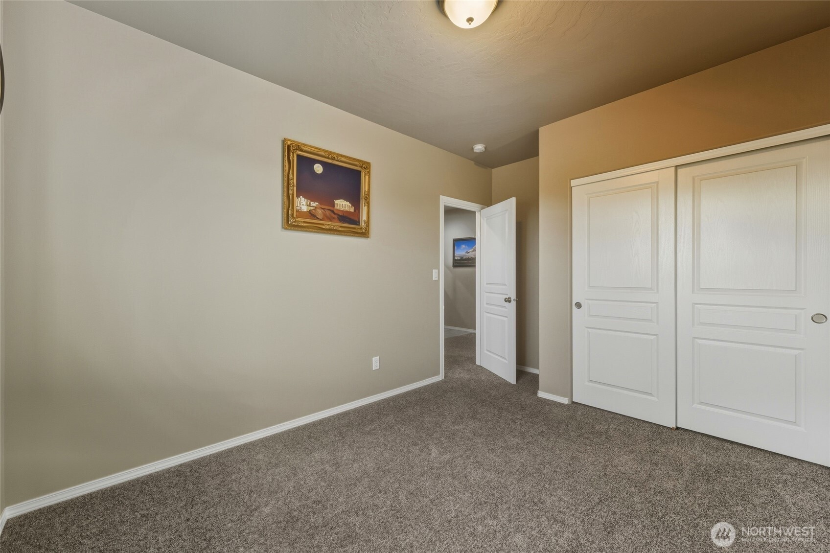 1397 Caprio Loop Walla Walla, WA 99362 - Photo 15 of 40 an empty room with closet