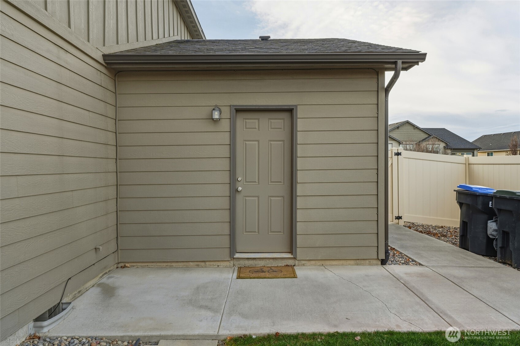 1397 Caprio Loop Walla Walla, WA 99362 - Photo 8 of 40 a view of entryway