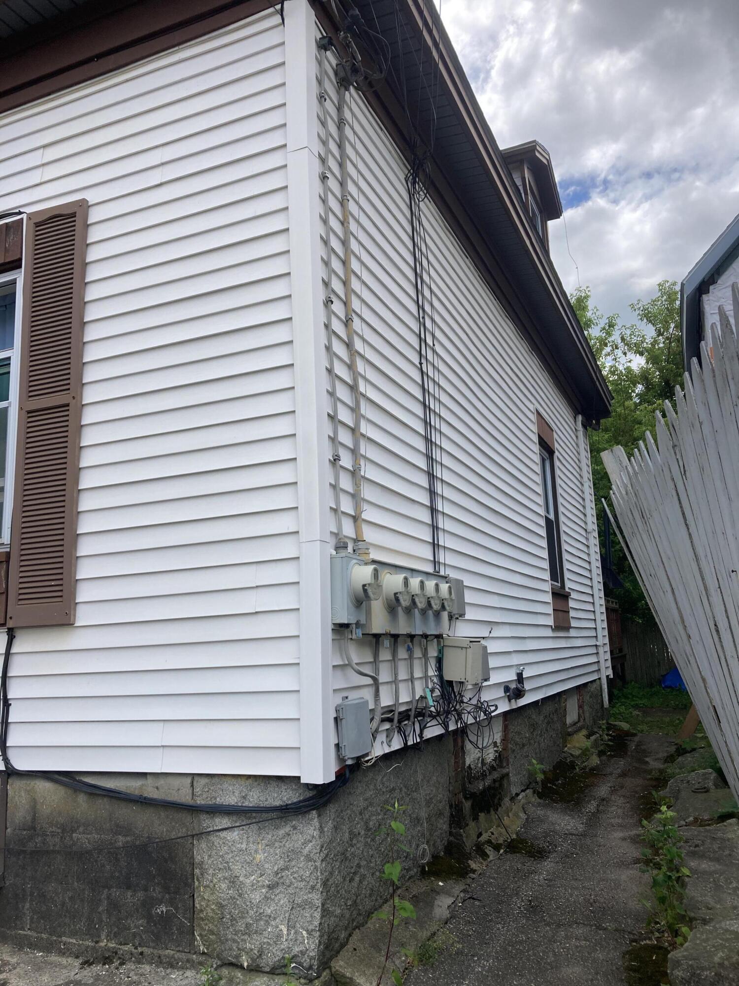 93 Summer Street Biddeford, ME 04005 - Photo 4 of 17 IMG_2975