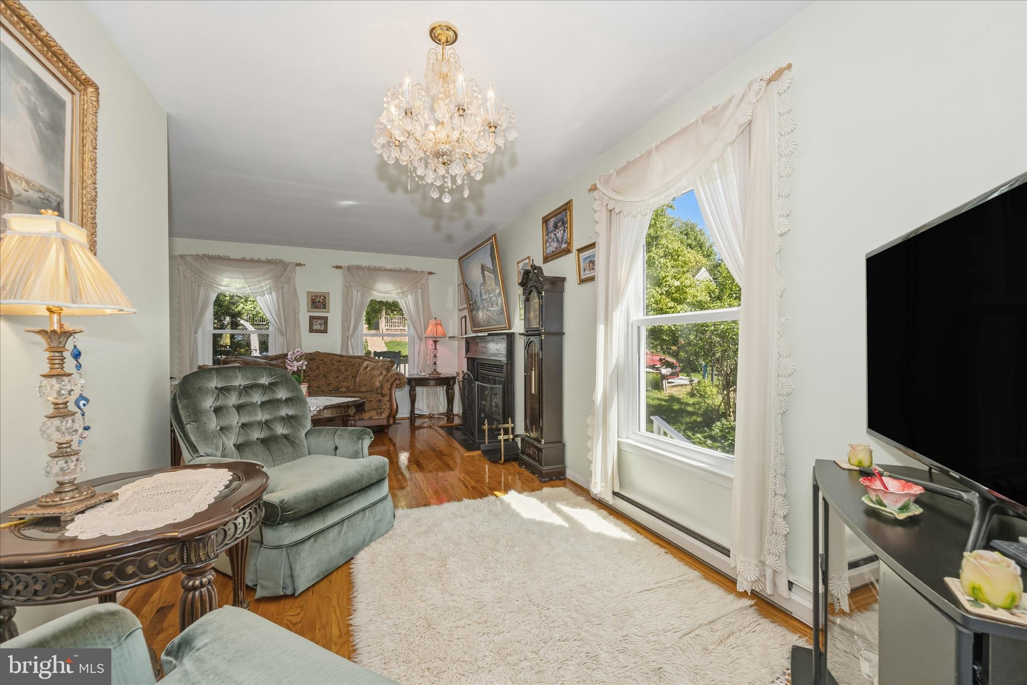 6594 Hemlock Point Road New Market, MD 21774 - Photo 28 of 98 Living Room