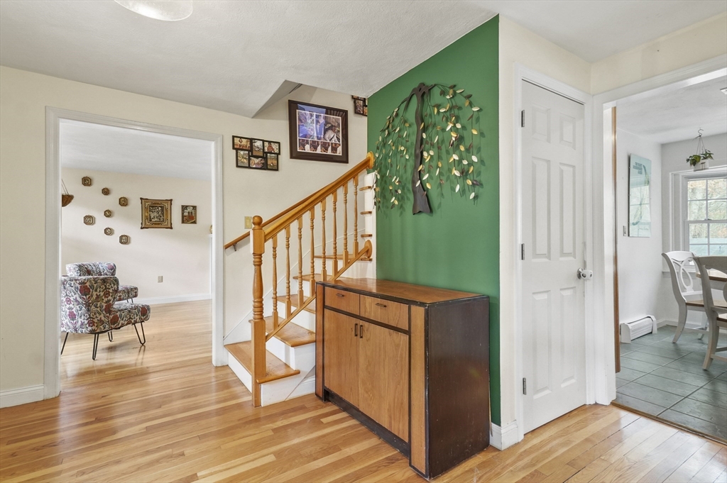 25 Cardigan Road Tewksbury, MA 01876 - Photo 3 of 39