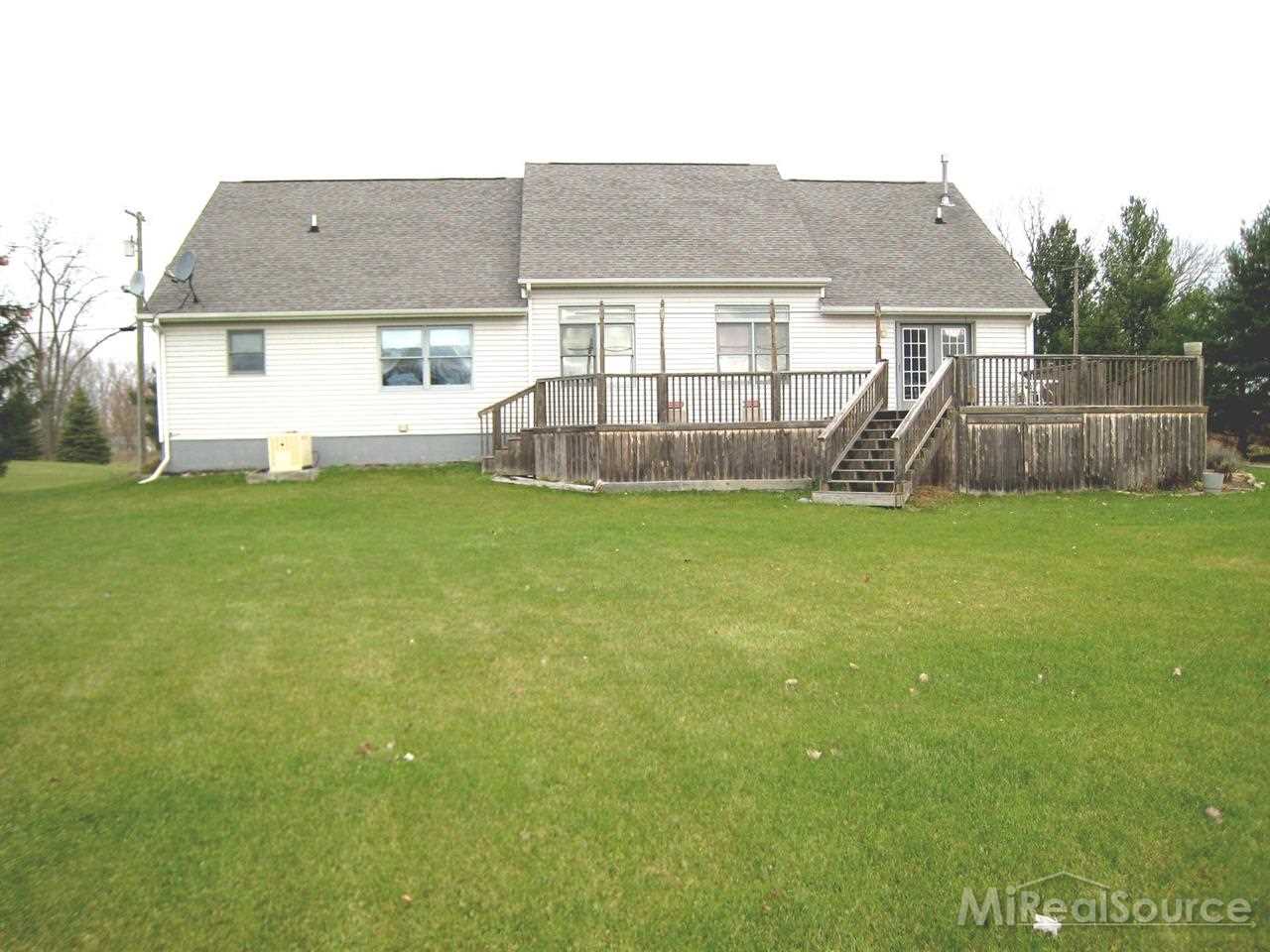 18350 Pratt Road Armada, MI 48005 - Photo 2 of 30 31182640-1.JPG