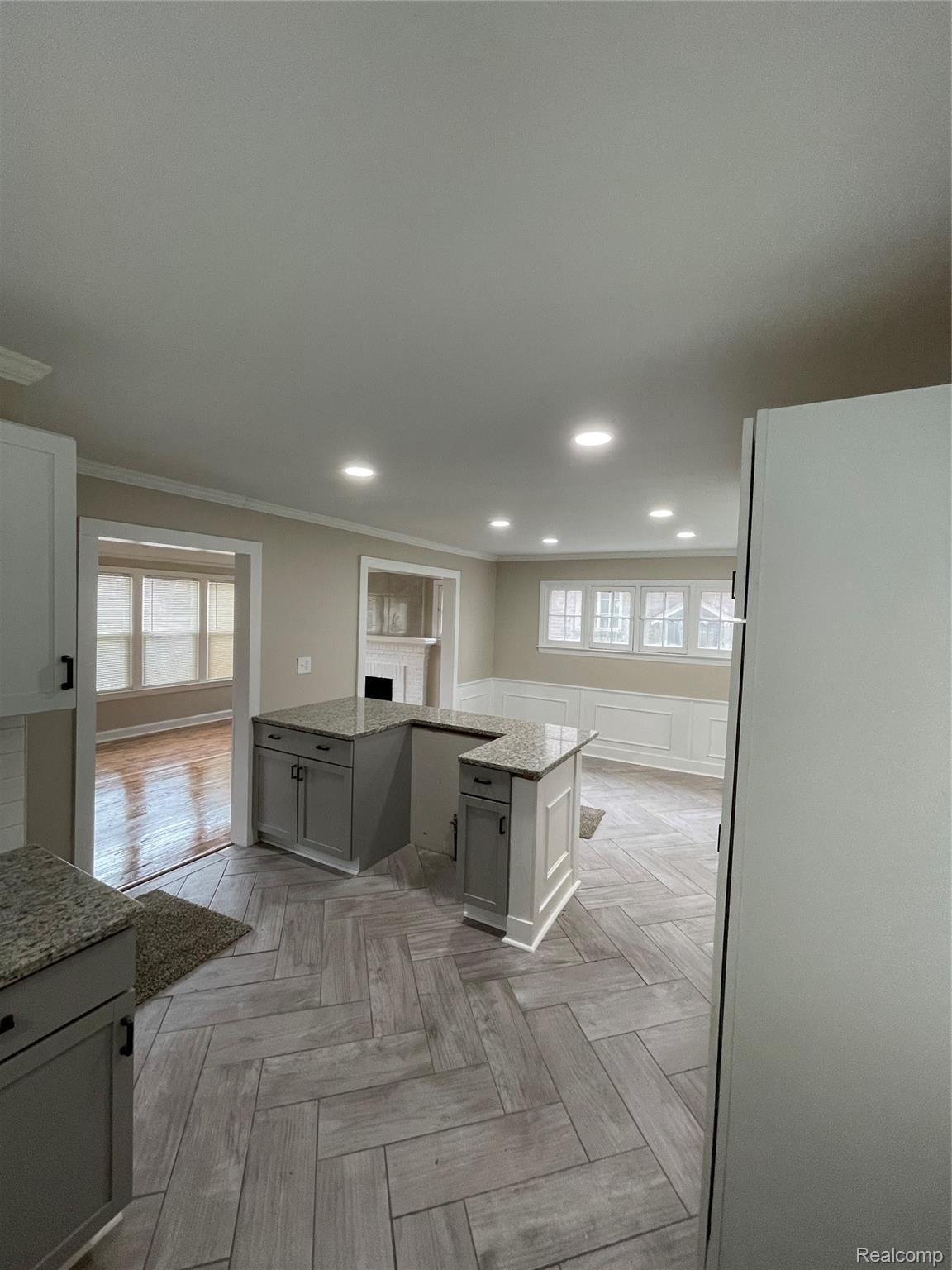5776 Devonshire Road Detroit, MI 48224 - Photo 20 of 51 rsQt9ShBTxa7+rYb%GNslw.jpg