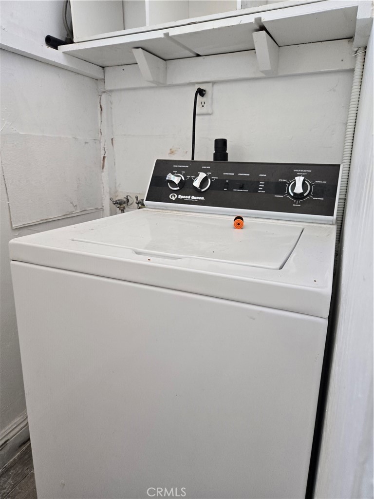 353 Highway 138 Crestline, CA 92325 - Photo 11 of 12 a close view of sink