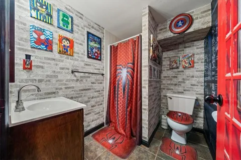 $344,000 | 310 Southeast Shamrock Lane, Blue Springs, MO 64014
