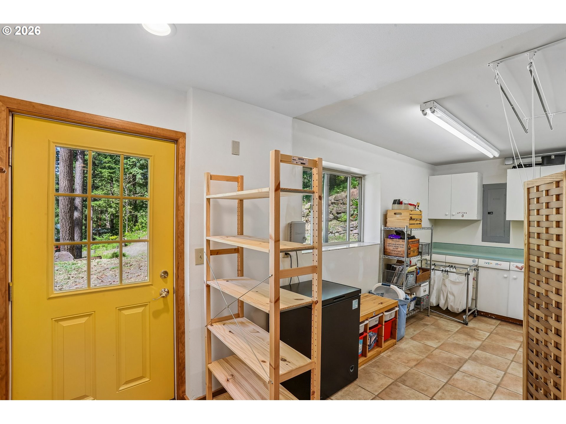 331 Lakeview Road White Salmon, WA 98672 - Photo 2 of 48