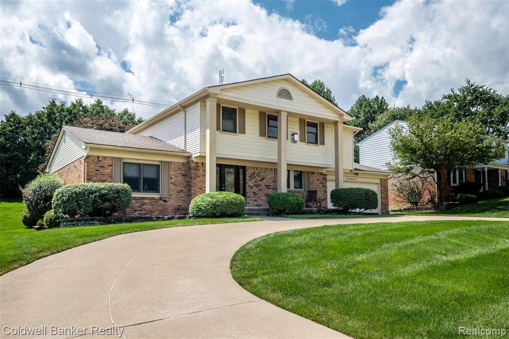 33669 York Ridge Street Farmington Hills, MI 48331 - Photo 2 of 46
