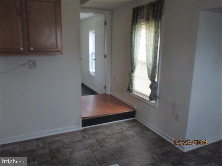 33 Country Club Road Royersford, PA 19468 - Photo 3 of 7 Gallery Image 3