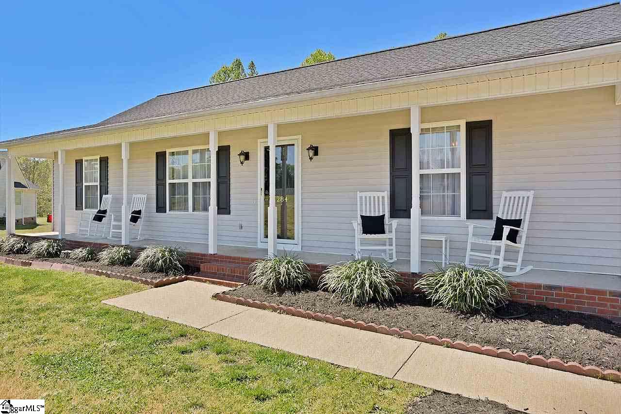 284 Rigs Drive Boiling Springs, SC 29316 - Photo 1 of 36
