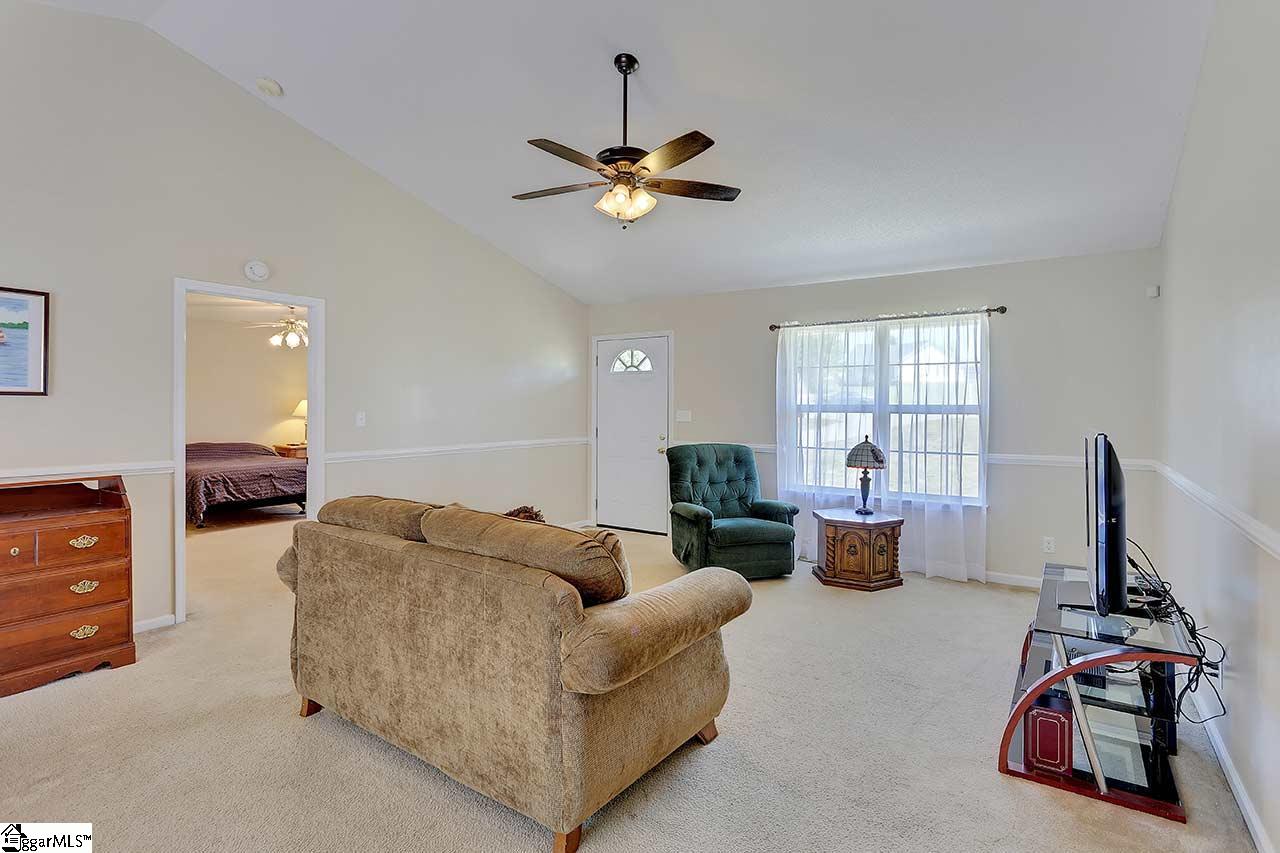 284 Rigs Drive Boiling Springs, SC 29316 - Photo 8 of 36