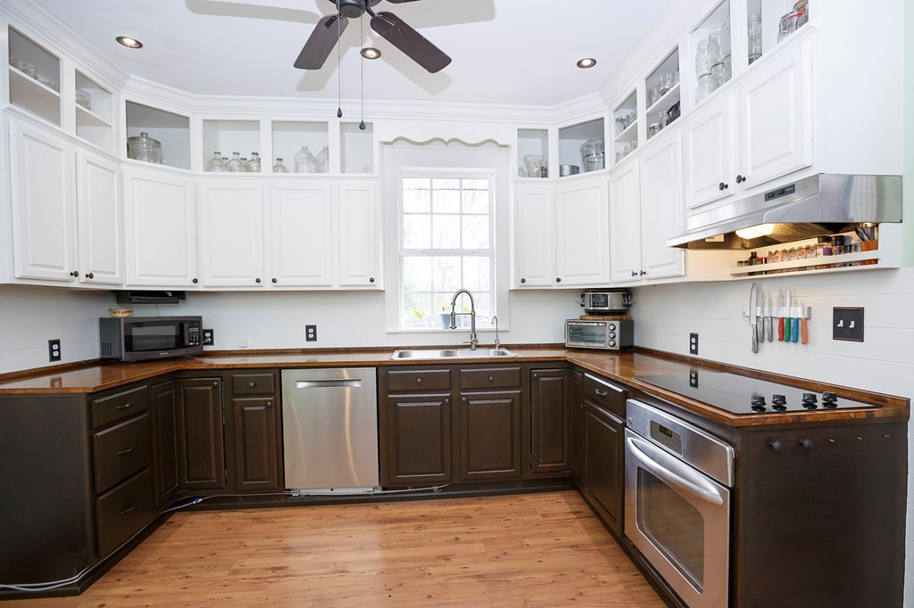 1323 Manning Road Sumter, SC 29150 - Photo 7 of 26 Gallery Image 7