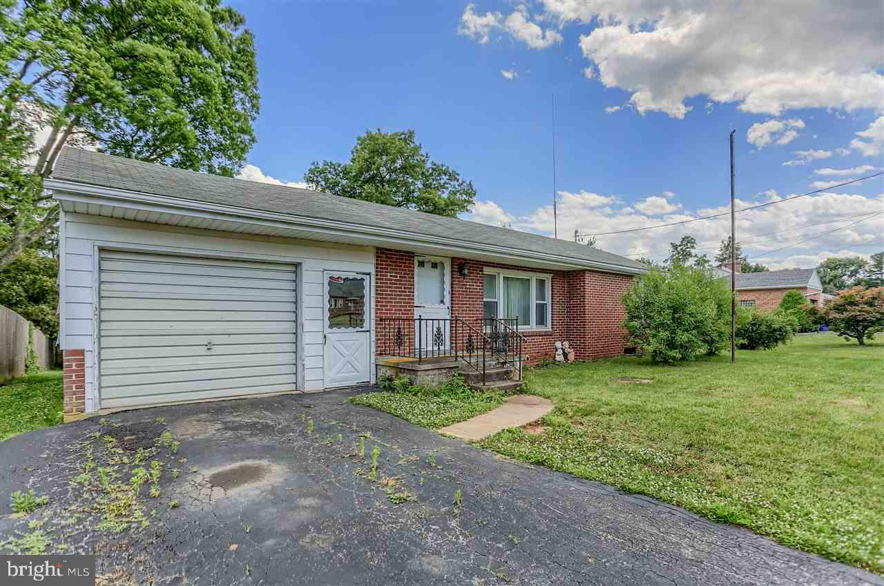 2020 Poplars Road York, PA 17408 - Photo 2 of 23 Gallery Image 2