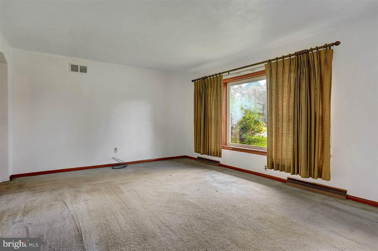 2020 Poplars Road York, PA 17408 - Photo 11 of 23 Gallery Image 11