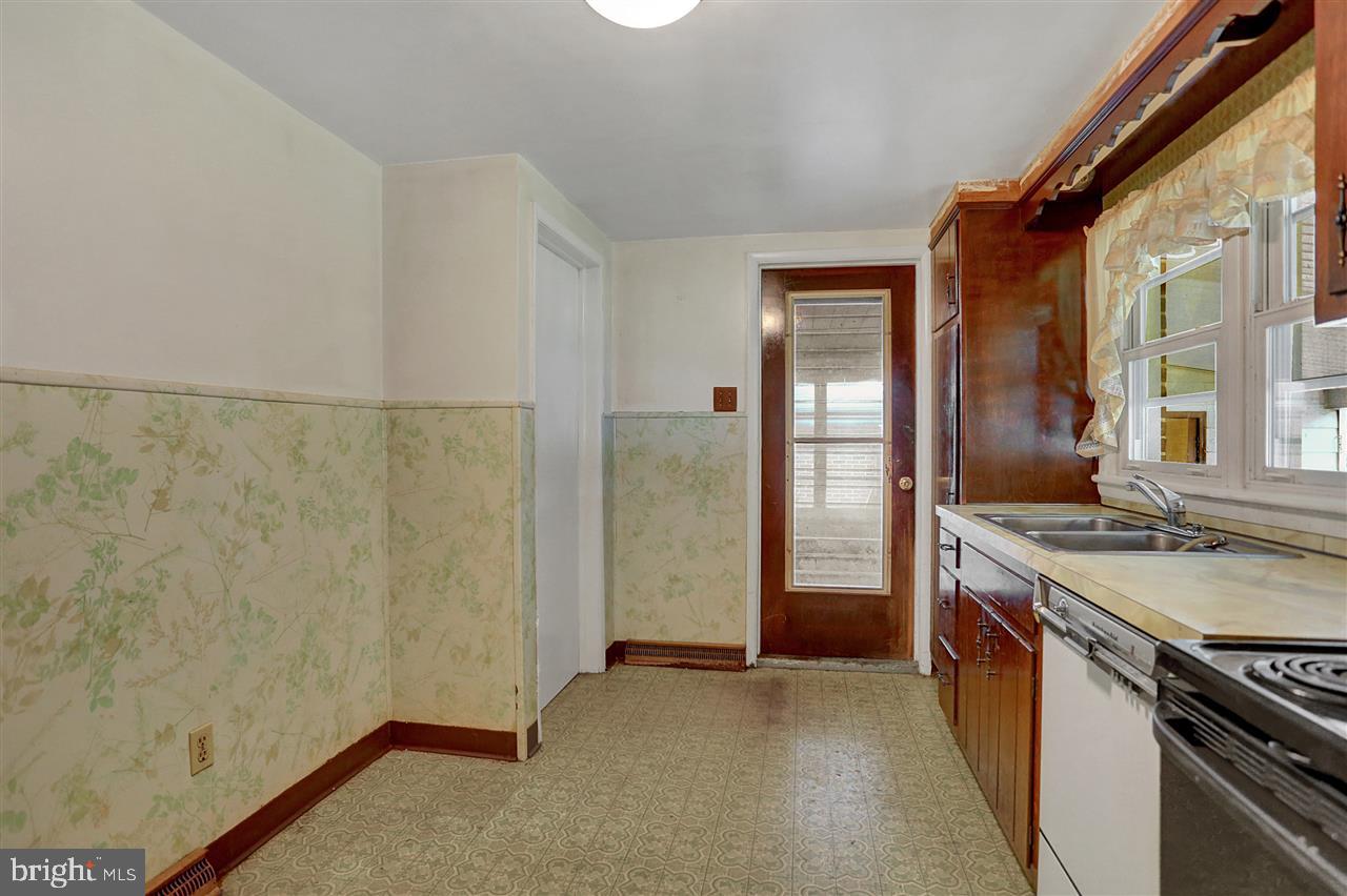 2020 Poplars Road York, PA 17408 - Photo 13 of 23 Gallery Image 13