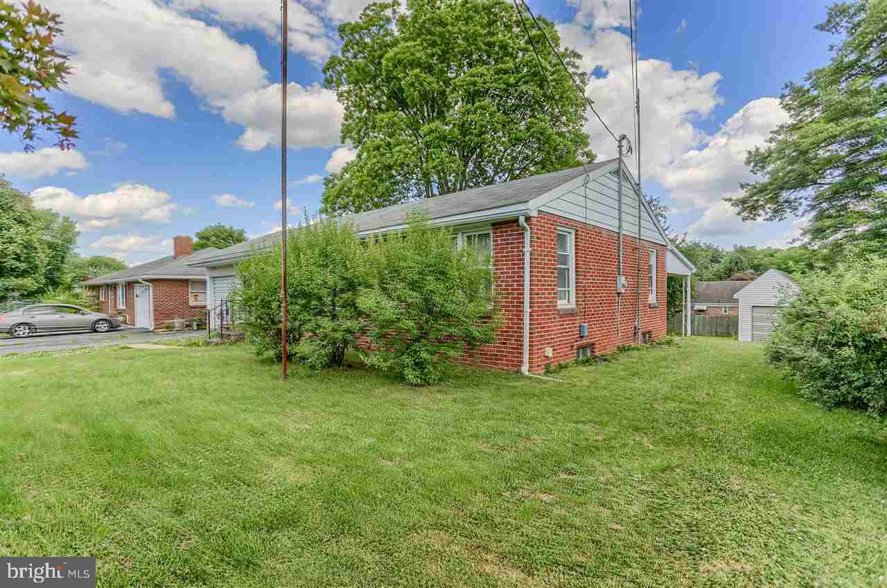 2020 Poplars Road York, PA 17408 - Photo 3 of 23 Gallery Image 3