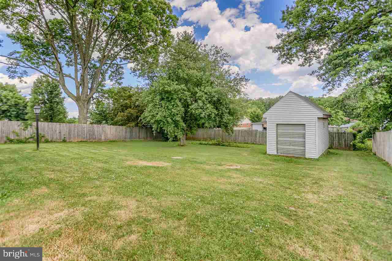 2020 Poplars Road York, PA 17408 - Photo 4 of 23 Gallery Image 4