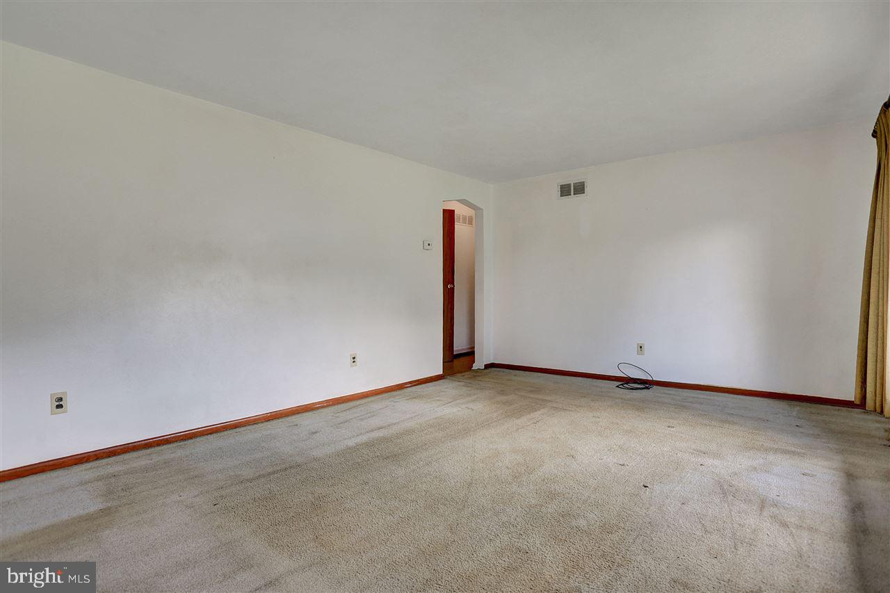 2020 Poplars Road York, PA 17408 - Photo 8 of 23 Gallery Image 8