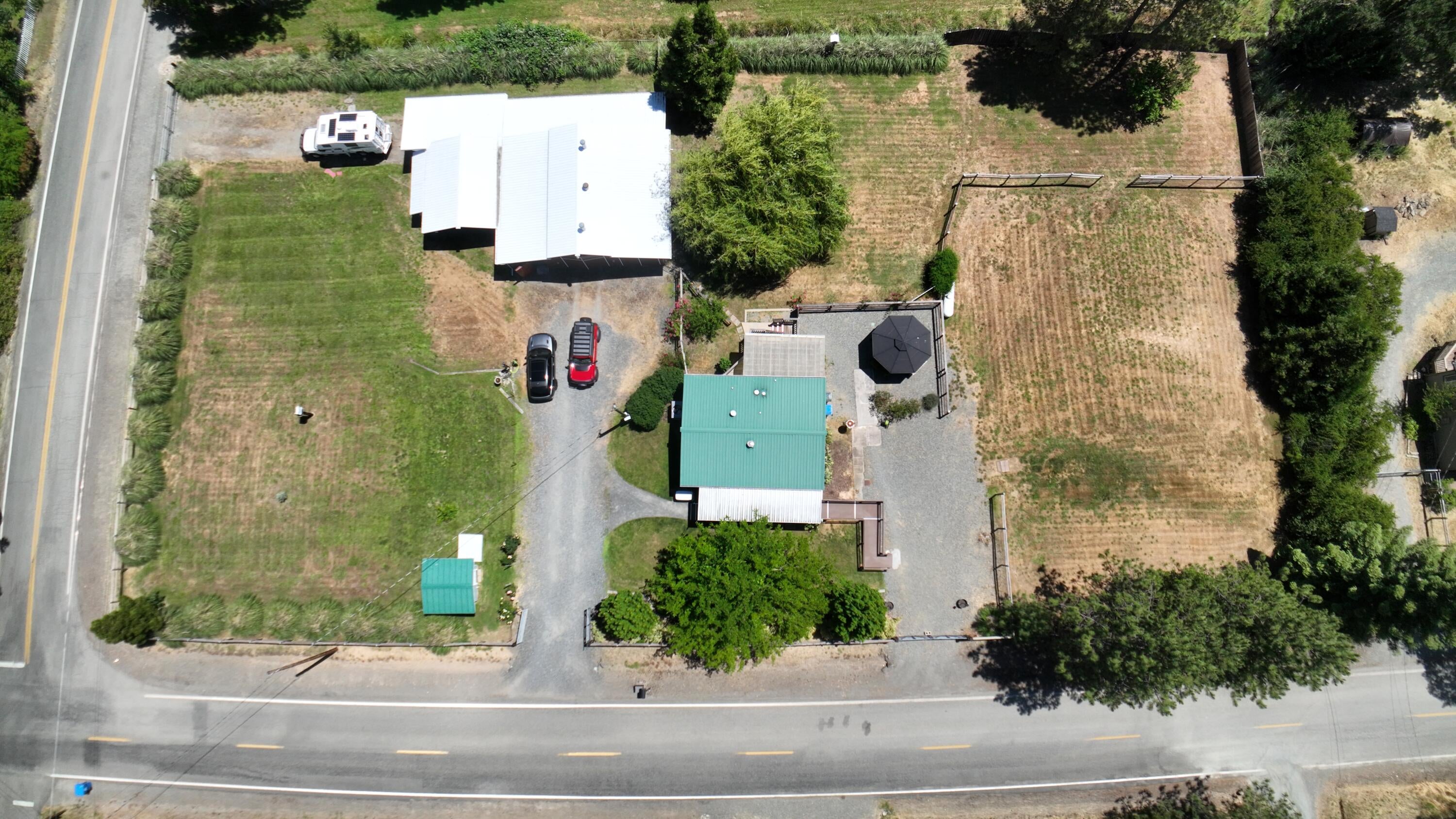 391 Homewood Road Grants Pass, OR 97527 - Photo 9 of 53 9