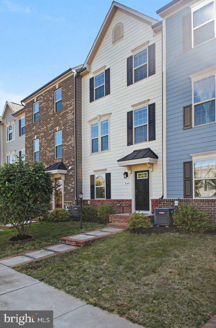 18143 Red Mulberry Road Dumfries, VA 22026 - Photo 1 of 27 Gallery Image 1