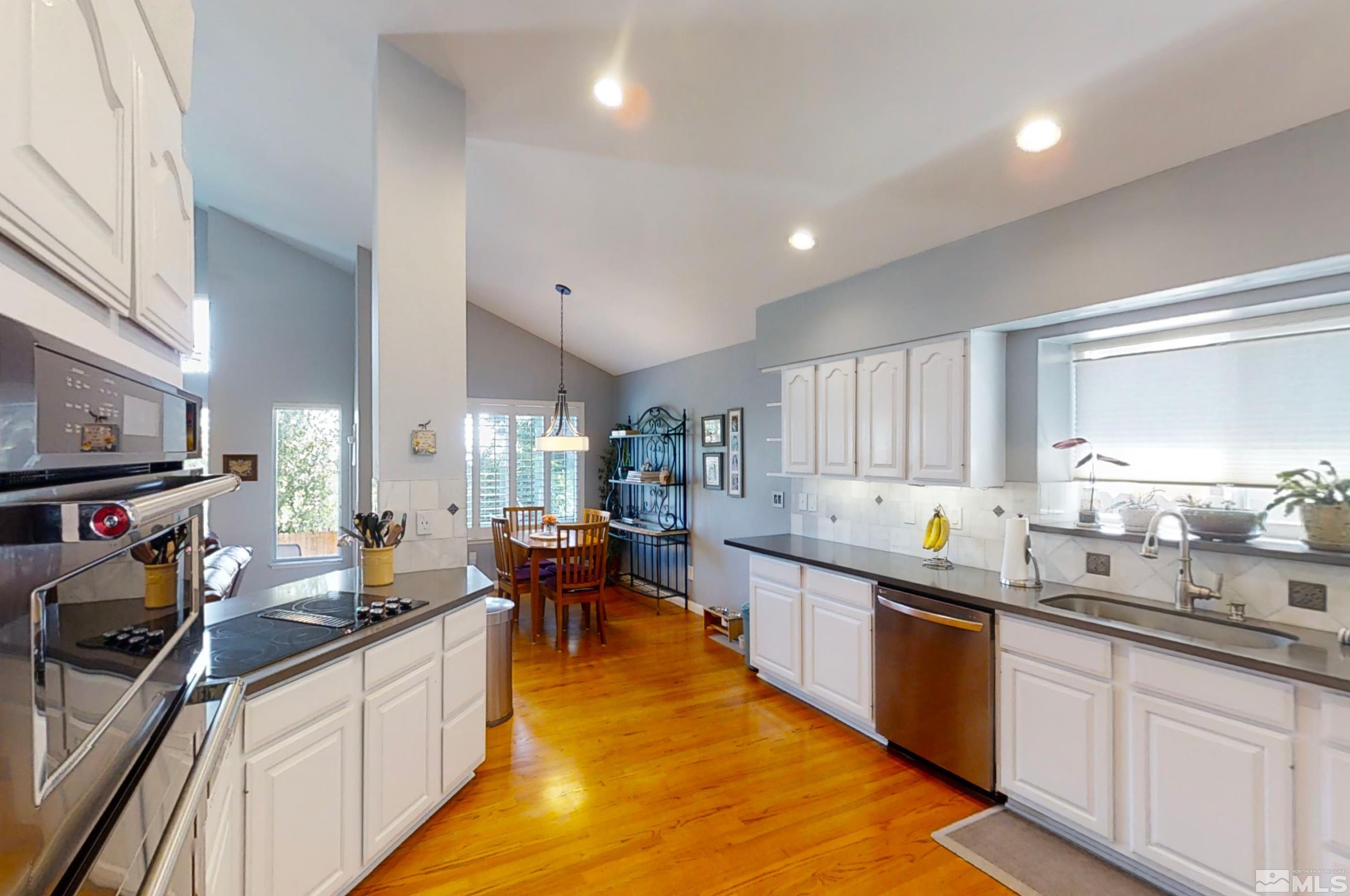 3651 Hemlock Way Reno, NV 89509 - Photo 2 of 21 Photo 2