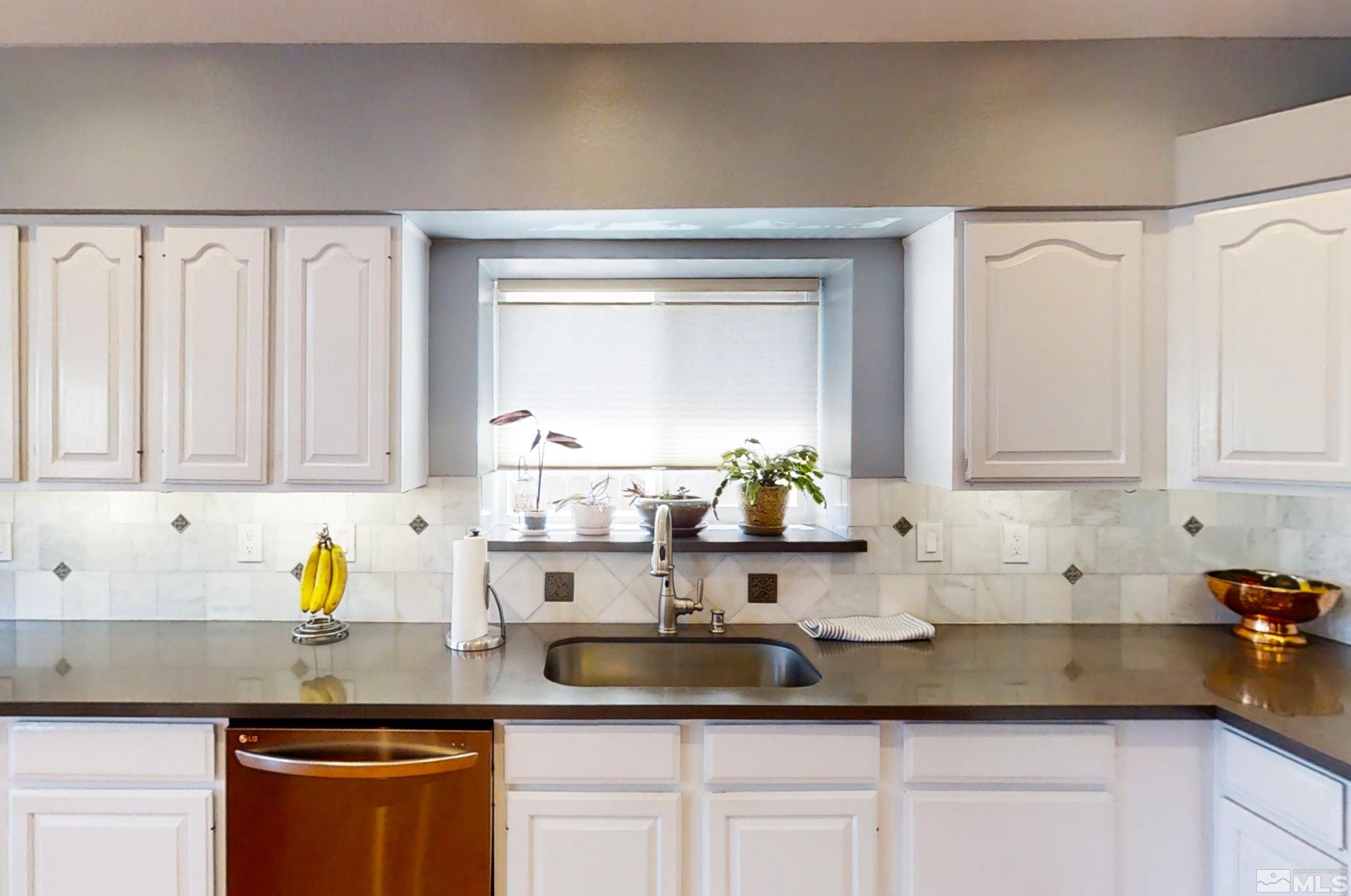 3651 Hemlock Way Reno, NV 89509 - Photo 4 of 21 Photo 4