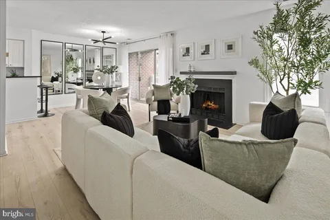 $324,900 | 3150 Covewood Court, Unit L, Falls Church, VA 22042