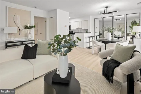 $324,900 | 3150 Covewood Court, Unit L, Falls Church, VA 22042