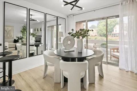 $324,900 | 3150 Covewood Court, Unit L, Falls Church, VA 22042