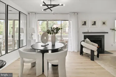 $324,900 | 3150 Covewood Court, Unit L, Falls Church, VA 22042