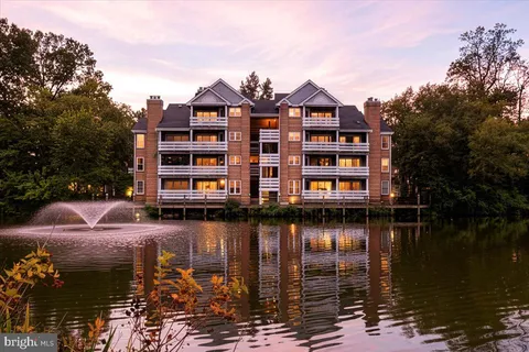 $324,900 | 3150 Covewood Court, Unit L, Falls Church, VA 22042