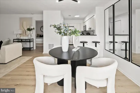 $324,900 | 3150 Covewood Court, Unit L, Falls Church, VA 22042