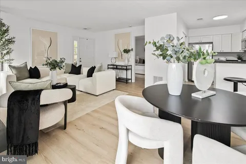 $324,900 | 3150 Covewood Court, Unit L, Falls Church, VA 22042