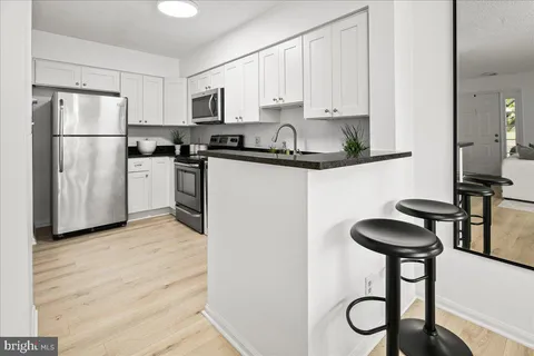 $324,900 | 3150 Covewood Court, Unit L, Falls Church, VA 22042