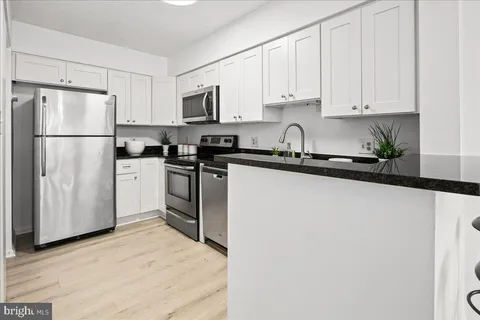 $324,900 | 3150 Covewood Court, Unit L, Falls Church, VA 22042