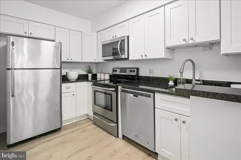 $324,900 | 3150 Covewood Court, Unit L, Falls Church, VA 22042