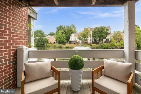 $324,900 | 3150 Covewood Court, Unit L, Falls Church, VA 22042