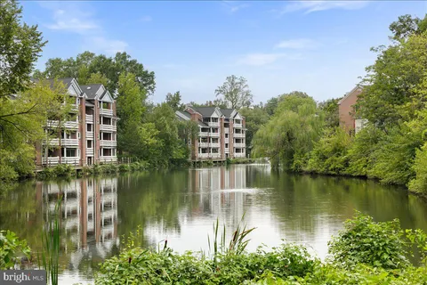 $324,900 | 3150 Covewood Court, Unit L, Falls Church, VA 22042