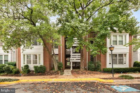 $324,900 | 3150 Covewood Court, Unit L, Falls Church, VA 22042